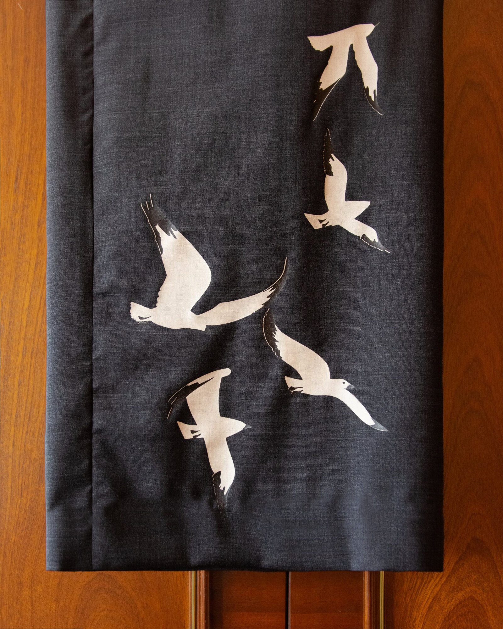 ERRORS_BIRD_TROUSER_CLOSE_1_5eb2f1ad-4695-4443-8b17-7f10c415318f